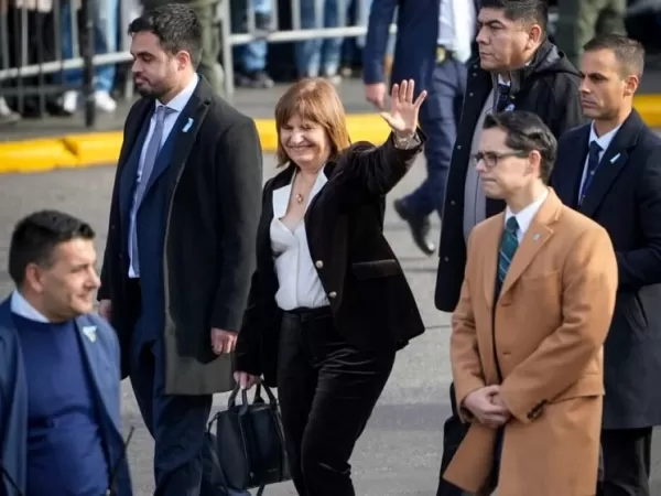 Karina Milei impidi&oacute; que Patricia Bullrich entre al Cabildo