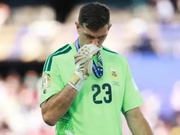El Dibu Mart&iacute;nez puso en duda su continuidad en la Selecci&oacute;n: &ldquo;Tengo que ver si es momento de dar un paso al costado&rdquo;