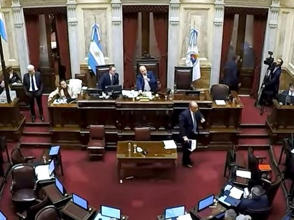Guillermo Francos se enojó porque lo trataron de mentiroso