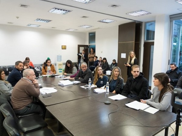 Avanza una ley que amplía las licencias por duelo de los estatales bonaerenses