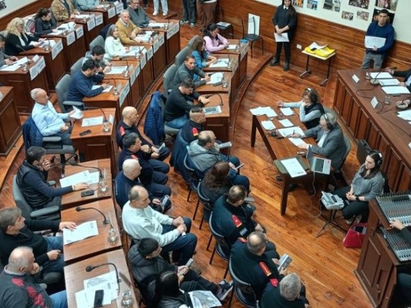 La condena a CFK y la reforma de la Policía Federal dividieron aguas en el Concejo