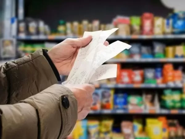 El consumo cay&oacute; y volvi&oacute; a retroceder en la comparaci&oacute;n anual