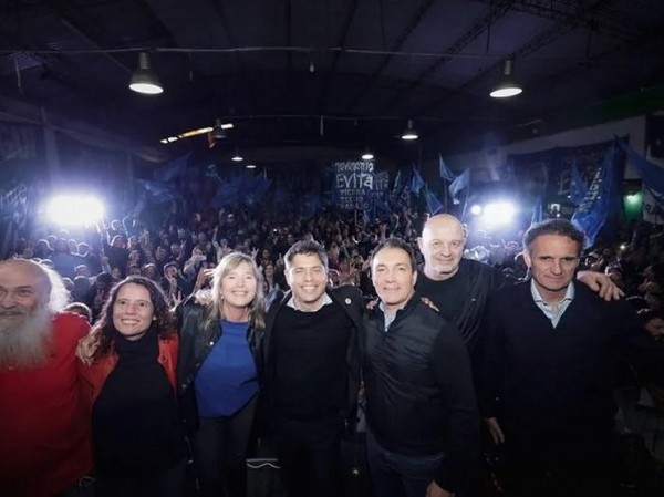 Axel Kicillof llamó a votar para "ponerle un freno a Javier Milei"