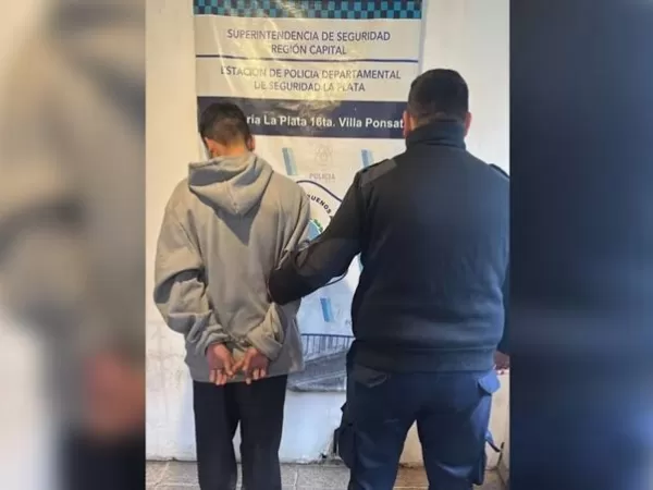 Dos hermanos detenidos por asesinar de una pu&ntilde;alada a su padrastro