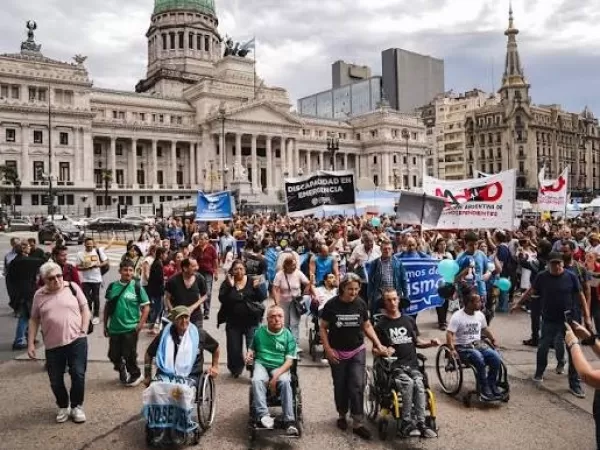 Marchan al Congreso para pedir la pr&oacute;rroga de la Emergencia por Discapacidad