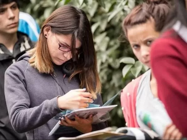 Casi 4 de cada 10 j&oacute;venes sufren inestabilidad laboral