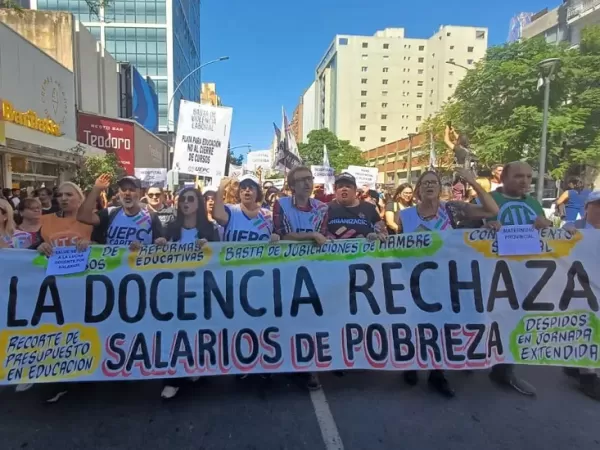 Conflicto docente: paros, marchas y tensi&oacute;n por salarios
