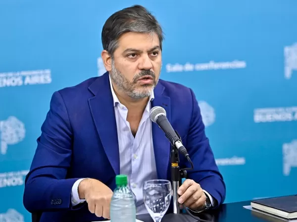 Operaron de urgencia en Barcelona a Carlos Bianco, el ministro de Gobierno de Axel Kicillof