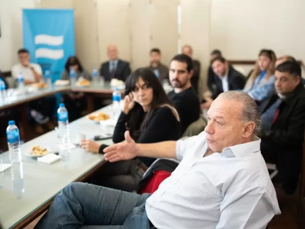 Berni recibi&oacute; a periodistas en el Senado y condicion&oacute; la candidatura presidencial de Kicillof