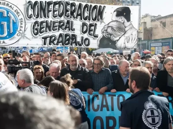 La CGT sali&oacute; a la calle contra la reforma laboral de Milei