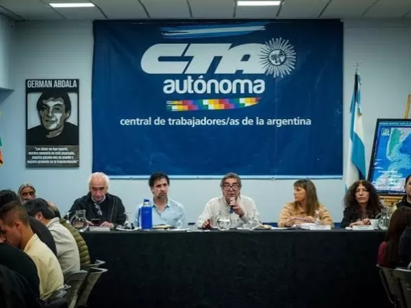 La CTA ratific&oacute; su plan de lucha y convoc&oacute; a una movilizaci&oacute;n a la Corte por la Ley de Tierras