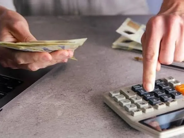 Noviembre llega con aumentos en colectivos, alquileres, prepagas y servicios