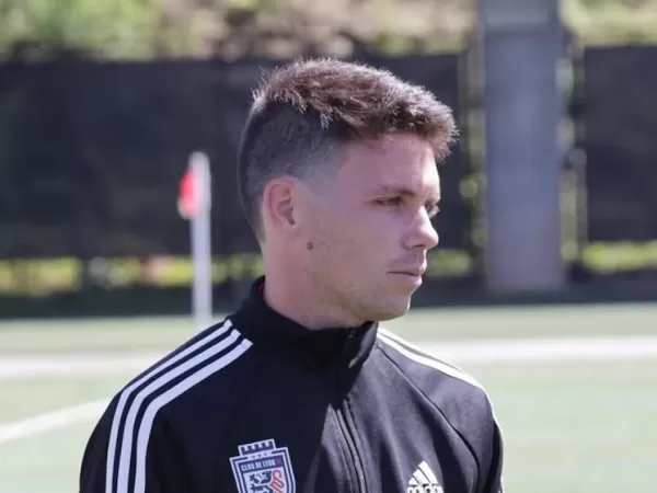 Un futbolista argentino fue detenido por el ICE en el aeropuerto de Miami