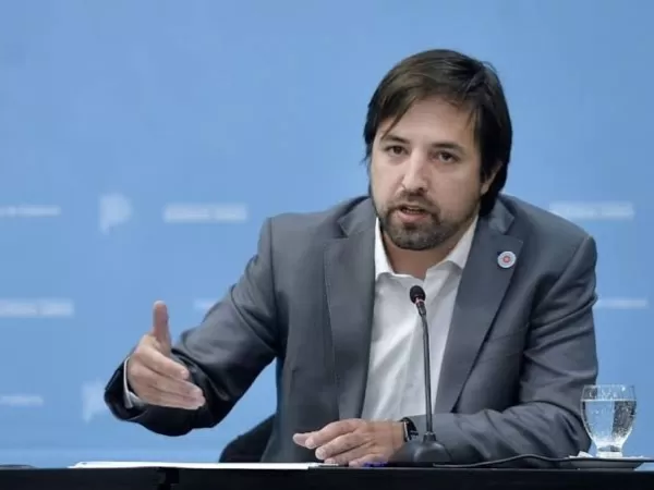 Kreplak: "Estamos pensando un sistema de salud a largo plazo"
