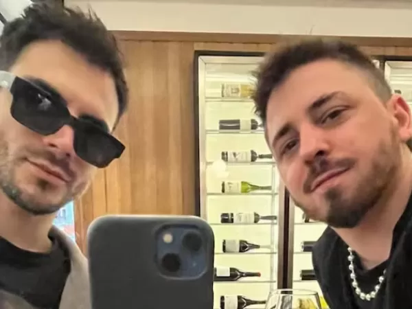 Pampito le pidió matrimonio a su novio en vivo y lo tomó por sorpresa: “¿Te querés casar conmigo o no?"