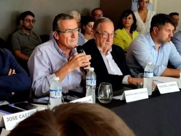 Intendentes radicales tendrán otra reunión con López para insistir con el pago de deudas