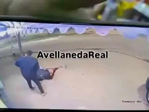 Un polic&iacute;a se defendi&oacute; a los tiros de un robo y bale&oacute; a un adolescente de 17 a&ntilde;os