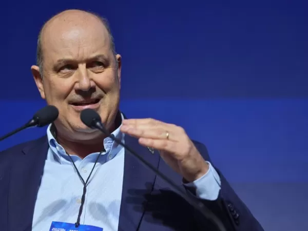 Sturzenegger compar&oacute; a vi&ntilde;ateros mendocinos con &ldquo;Chiqui&rdquo; Tapia y encendi&oacute; la pol&eacute;mica