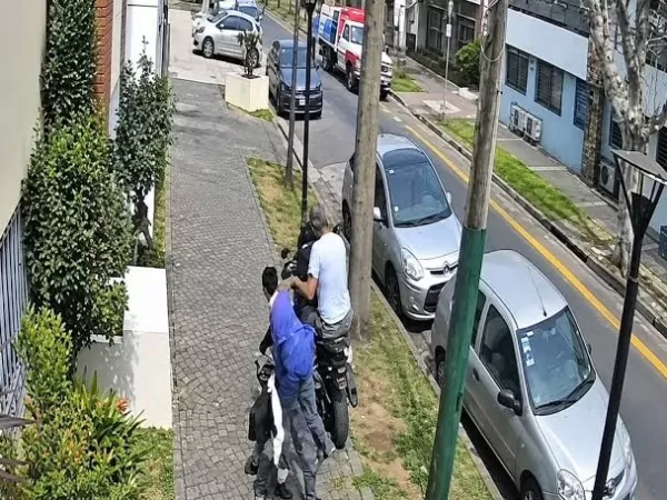 Violento asalto de motochorros a una mujer en Banfield
