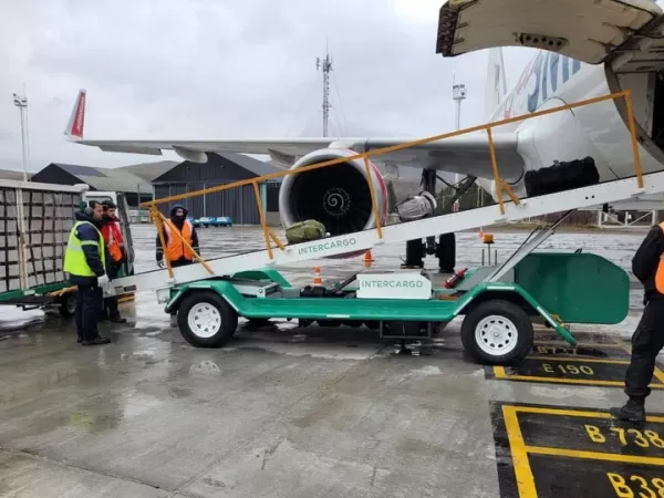 Denuncian penalmente a Milei y Caputo por Intercargo