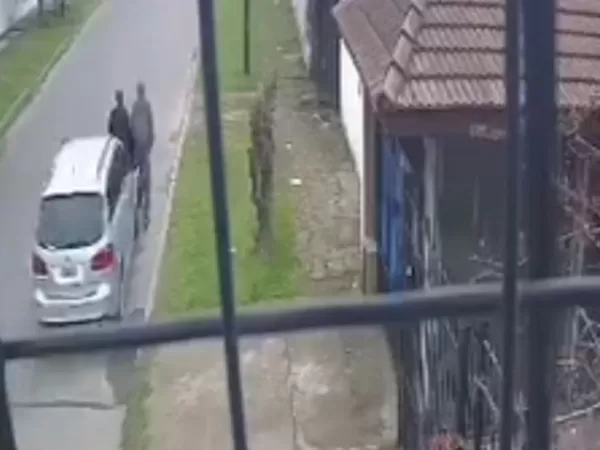 Atropell&oacute; a una mujer y huy&oacute;