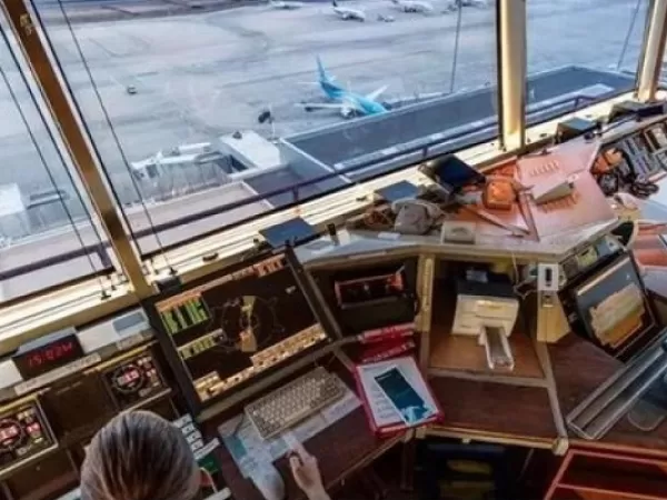El gremio de controladores a&eacute;reos anunci&oacute; un cronograma de paros que afectar&aacute; vuelos nacionales e internacionales