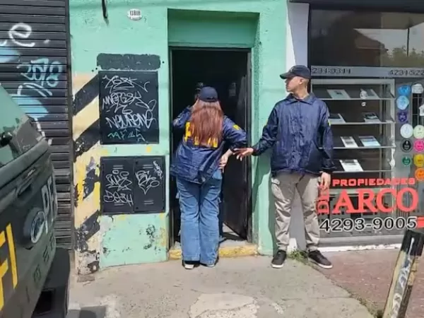 Allanaron un galpón en Turdera y detuvieron a la tesorera de Sur Finanzas