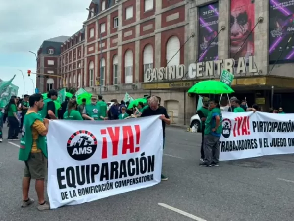 Trabajadores de casinos endurecen el conflicto y apuntan al instituto provincial