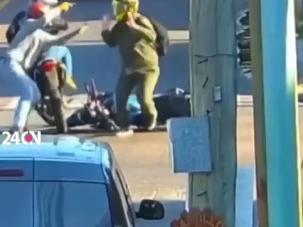 Motochorros le apuntaron en la cabeza a un hombre y le robaron la moto