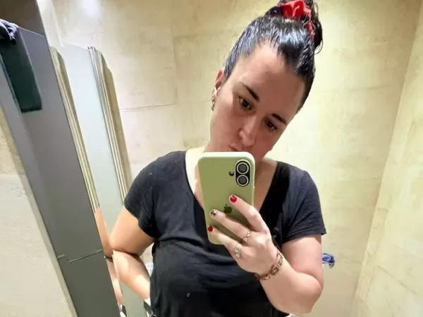 La rutina extrema de una tiktoker para llegar viva a su casa y esquivar a los ladrones