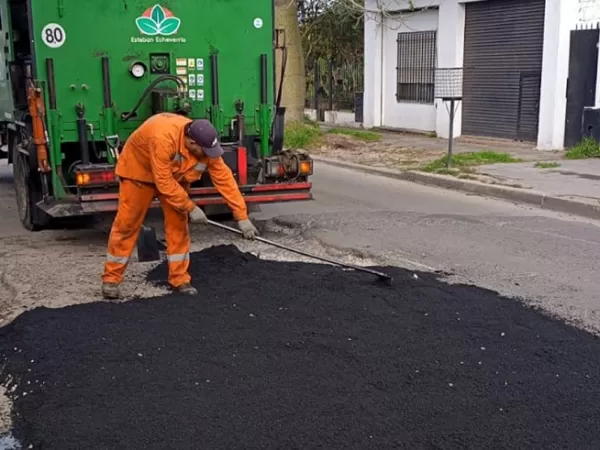 Nuevas obras de bacheo en calles de Monte Grande