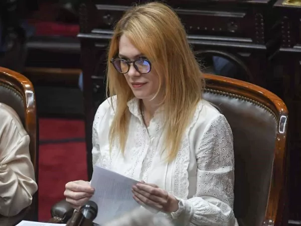 Piden expulsar a Lemoine del Congreso por mofarse de los vuelos de la muerte