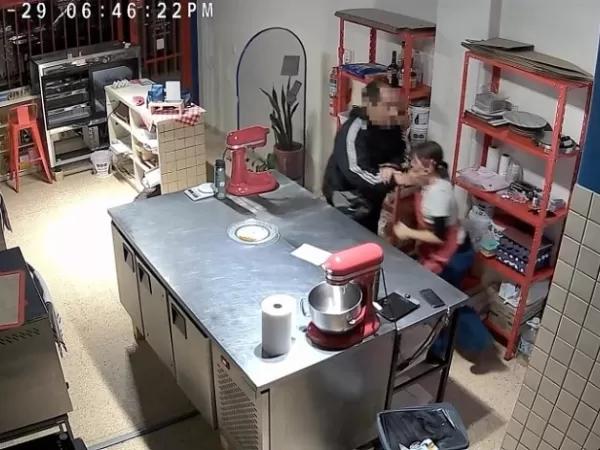 Una empleada fue violentada y golpeada en pleno centro