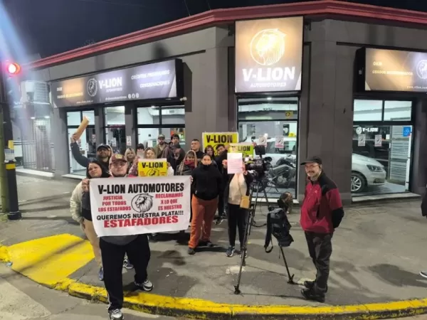 Estafa de la concesionaria: denuncian que se fugaron