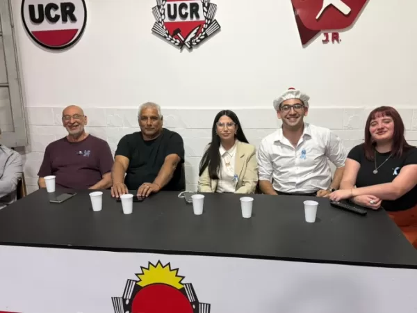 Ayel&eacute;n Curlo asumi&oacute; la conducci&oacute;n de la UCR y apuesta a fortalecer el partido