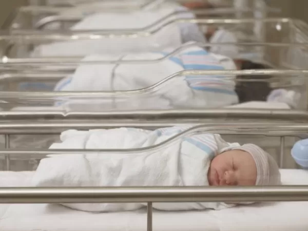 Luego de 15 a&ntilde;os seguidos de baja, la gesti&oacute;n libertaria aument&oacute; la mortalidad infantil