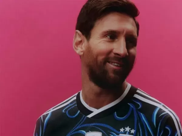 AFA present&oacute; la camiseta alternativa que la Selecci&oacute;n Argentina usar&aacute; en el Mundial 2026