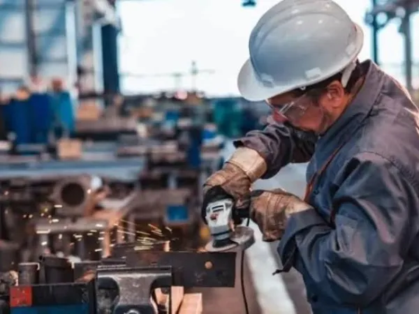 La industria cay&oacute; en septiembre y acumula nueve meses en baja