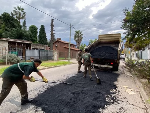 Contin&uacute;an los trabajos de bacheo