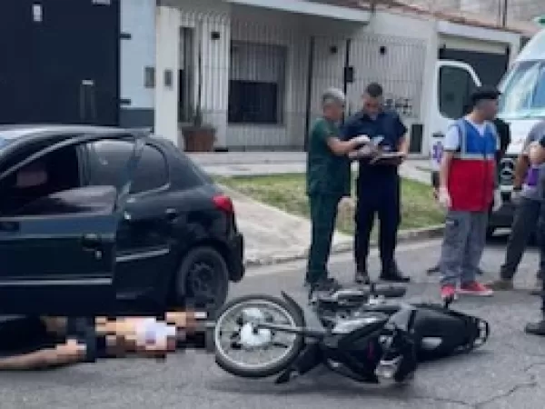Un bombero de la Polic&iacute;a de la Ciudad mat&oacute; a una pareja de delincuentes que quiso robarle el auto