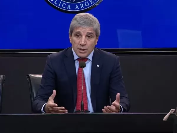 Luis Caputo anunci&oacute; un plan de $2 billones para reactivar el cr&eacute;dito hipotecario con fondos de la ANSES