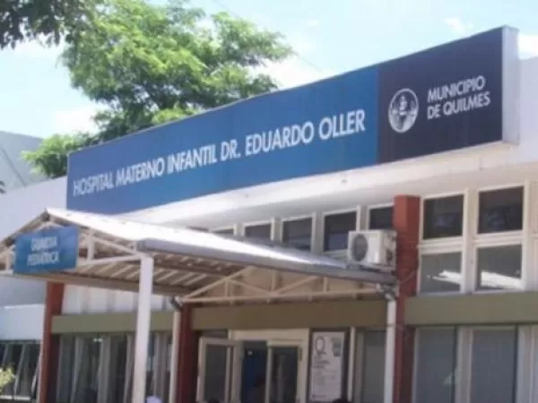 Hallaron a un reci&eacute;n nacido en una zanja y permanece internado en el Hospital Oller