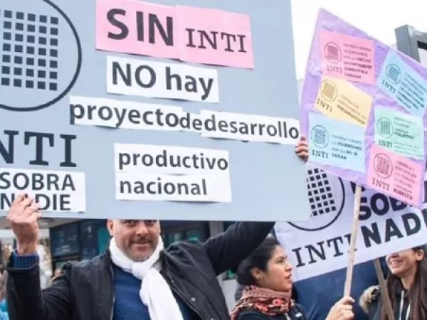 El INTI qued&oacute; en alerta por m&aacute;s de 700 despidos