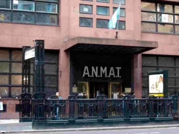 La ANMAT prohibi&oacute; el uso de tres productos promocionados para resolver diferentes problemas de salud