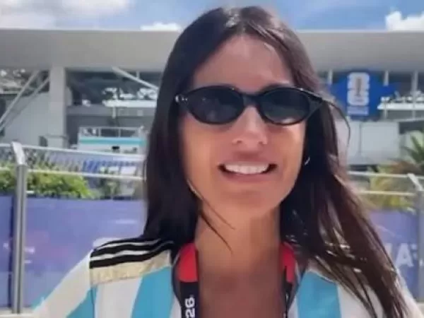 Pampita compr&oacute; una caja de figuritas para sus hijos y no pod&iacute;a creer lo que encontr&oacute; cuando la abri&oacute;
