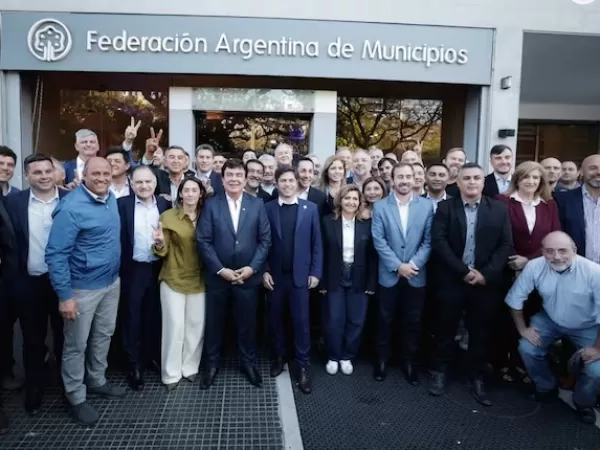 Axel Kicillof insistir&aacute; en 2026 con la reelecci&oacute;n indefinida de los intendentes bonaerenses