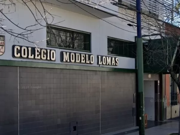 La Justicia allan&oacute; las casas de los alumnos acusados de generar con IA im&aacute;genes de compa&ntilde;eras desnudas e investigan a un adulto