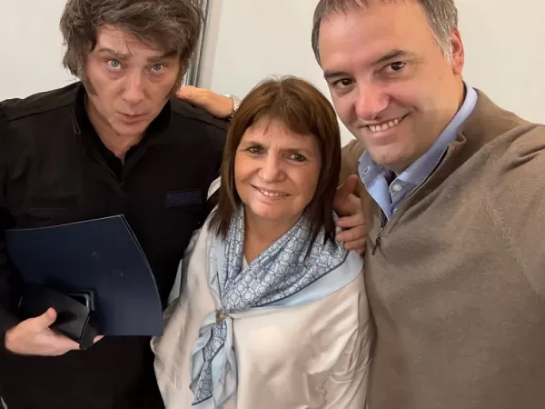 Patricia Bullrich quiere que Milei eche a Manuel Adorni