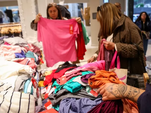 Por el boom de las plataformas, los textiles alertan que 7 de cada 10 prendas provienen de China