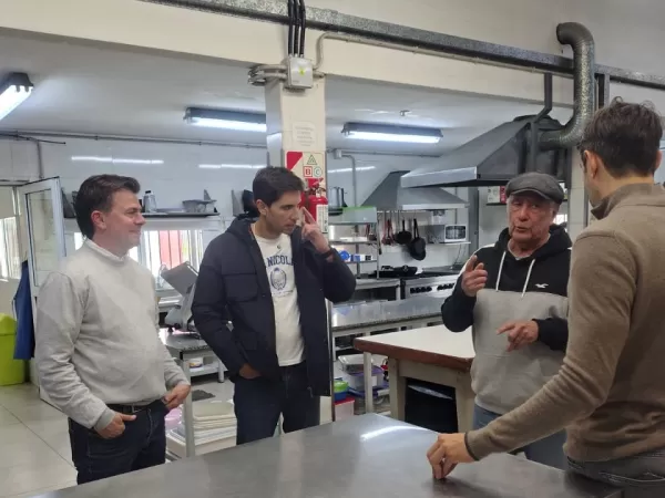 Santiago y Manuel Passaglia dialogaron con vecinos y comerciantes y visitaron el Centro Talita Kum